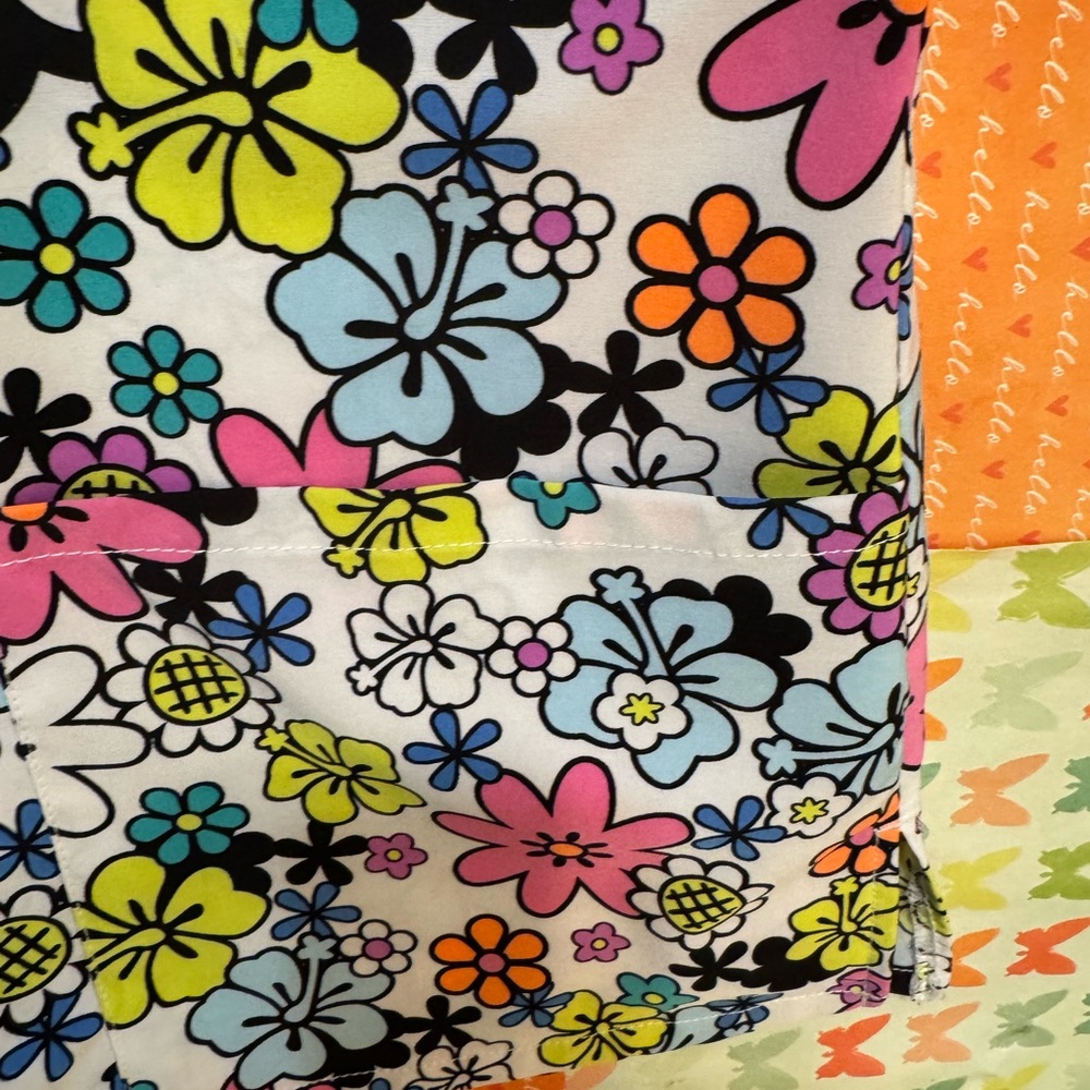 Hello Kitty Multicolor Floral Scrub Top - Picture 5 of 7